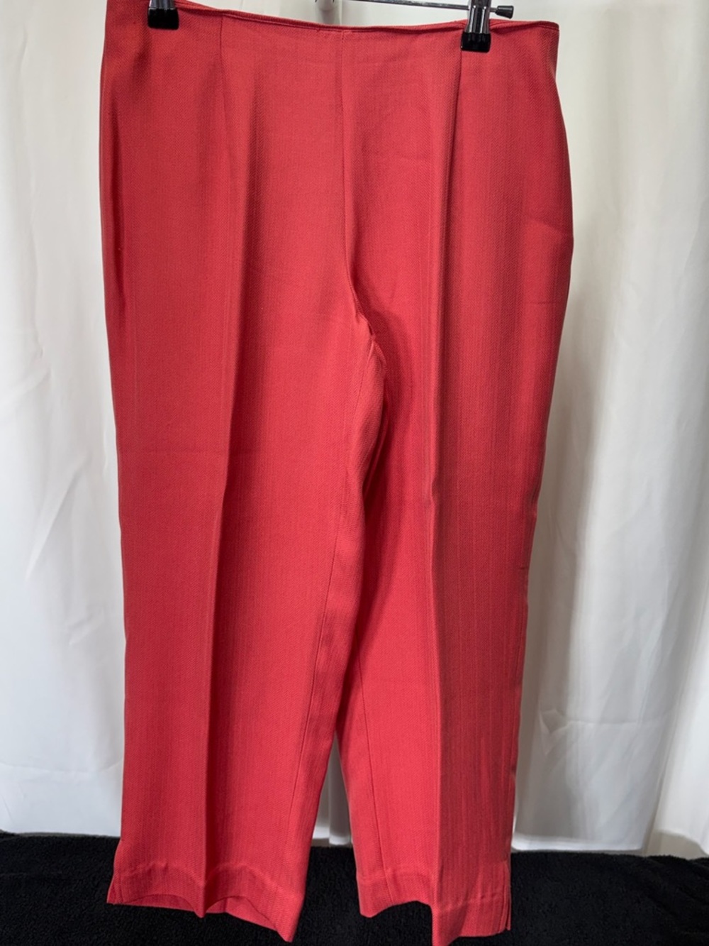 Women's Cropped Ankle Pants in Coral Red 2649